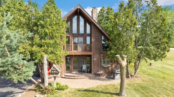 N2579 Hample Road, APPLETON, WI 54913