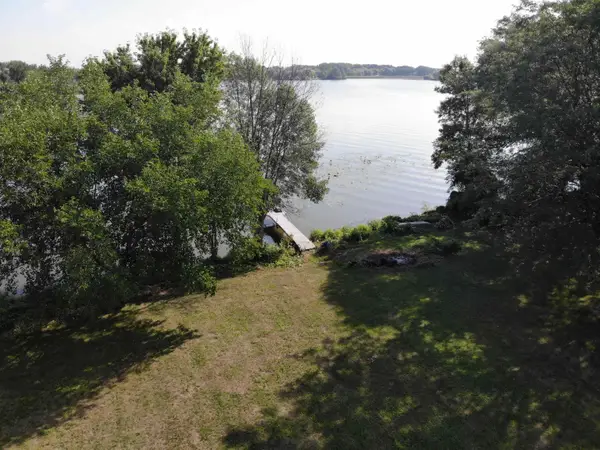 Driftwood Lane, OSHKOSH, WI 54902