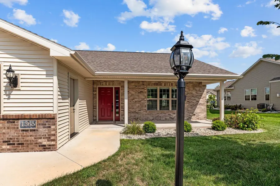 1365 Candlelight Lane, Fond Du Lac, WI 54937-7538 - #2