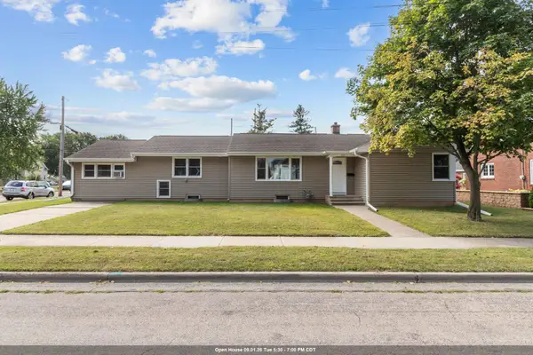 907 W 8th Avenue, OSHKOSH, WI 54902