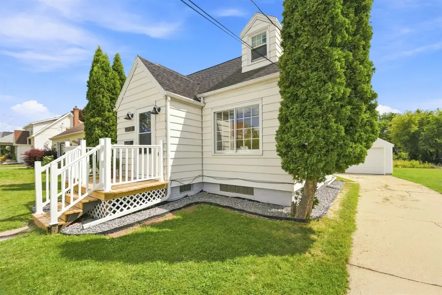 1343 W Prospect Avenue, Appleton, WI 54914 - #2
