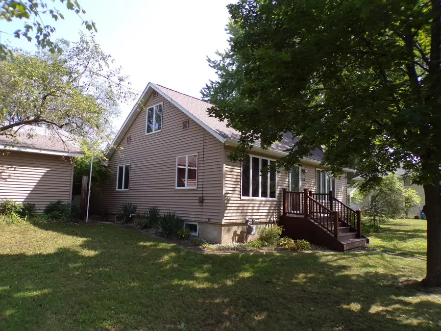 332 W Madison Street, Wautoma, WI 54982 - #2