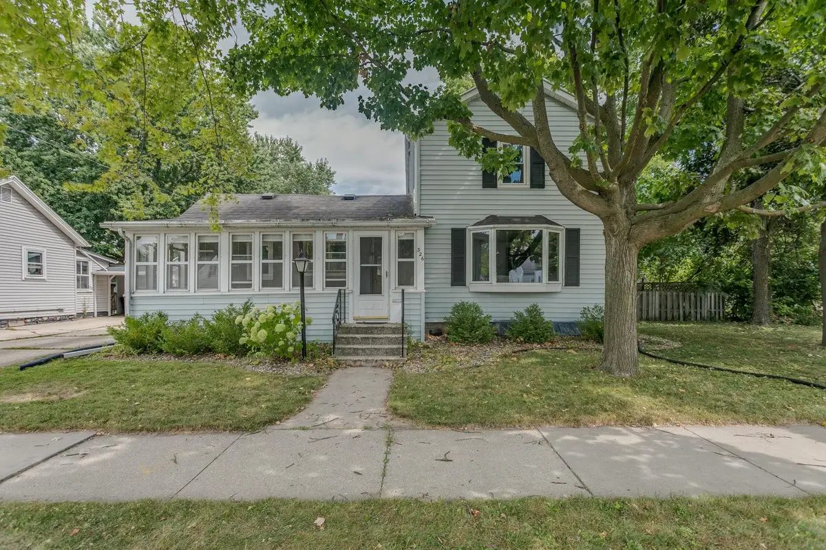 326 S Summit Street, Appleton, WI 54914 - #1