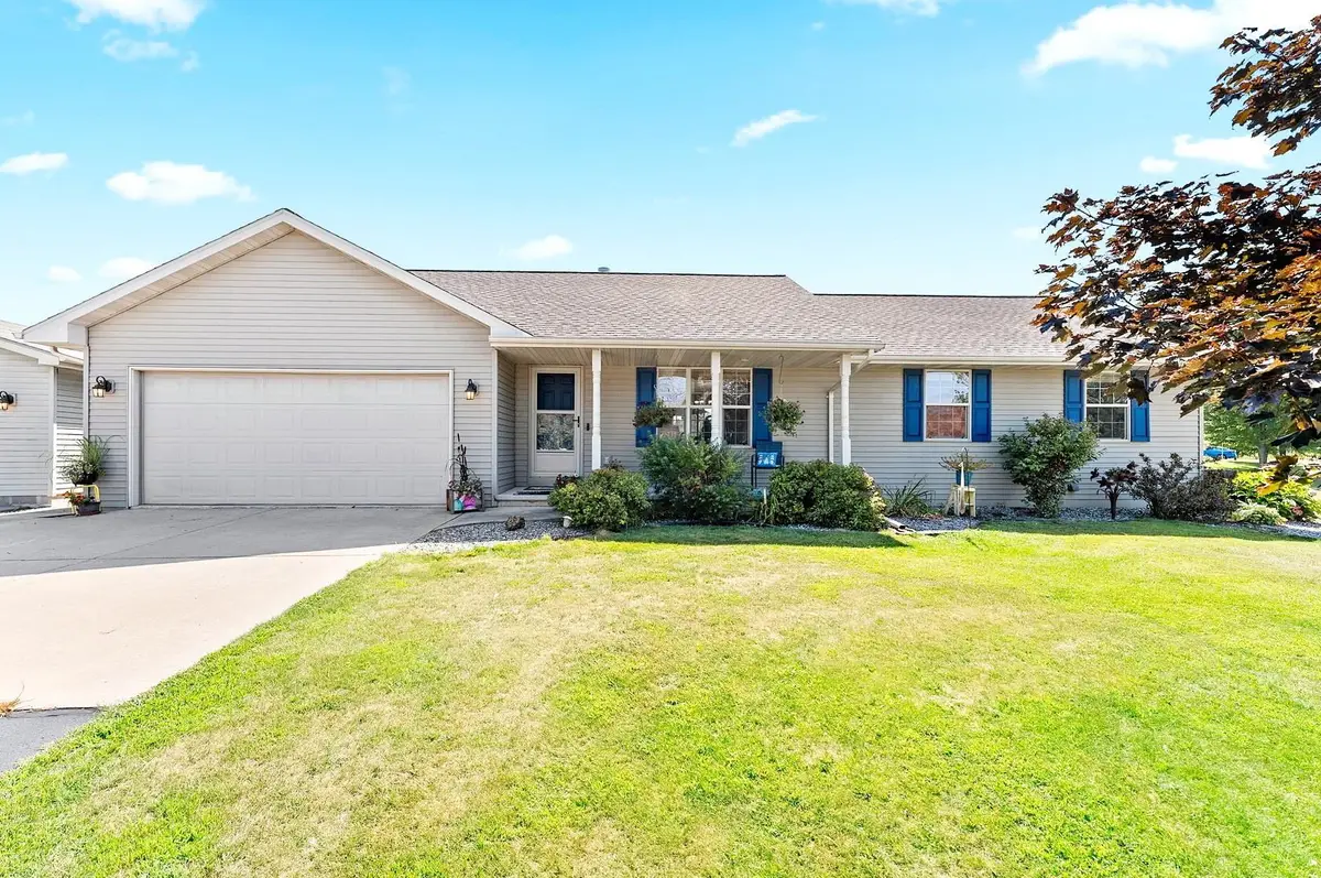 5056 Snapdragon Circle, Little Suamico, WI 54141 - #1