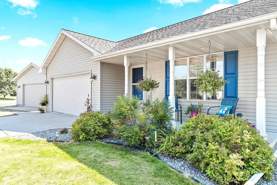 5056 Snapdragon Circle, Little Suamico, WI 54141 - #3