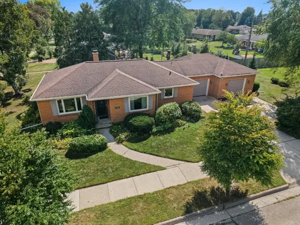 1862 Melon Avenue, GREEN BAY, WI 54302-3449