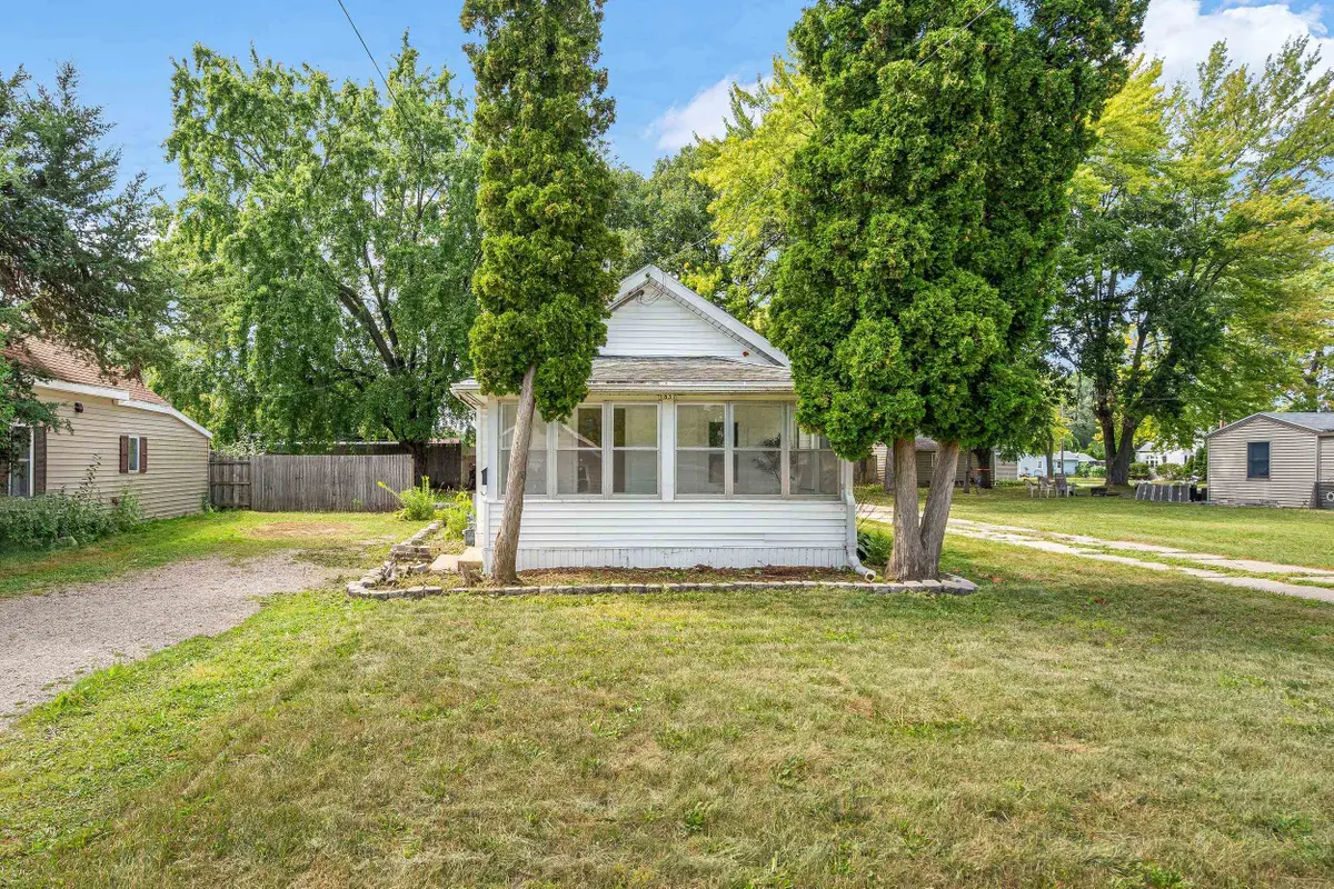 1837 Plymouth Street, Oshkosh, WI 54901 - #1