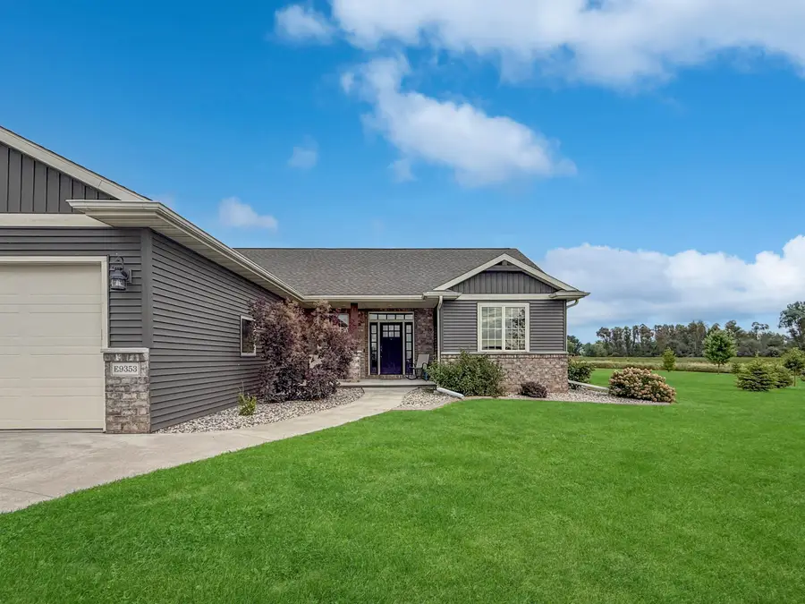E9353 Gordon Road, Fremont, WI 54940 - #2