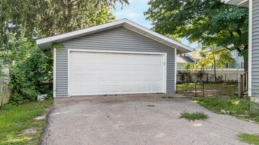 105 E Sumner Street, Weyauwega, WI 58983 - #3