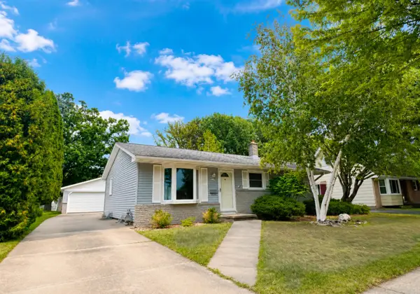 240 N Eagle Street, OSHKOSH, WI 54902-4126
