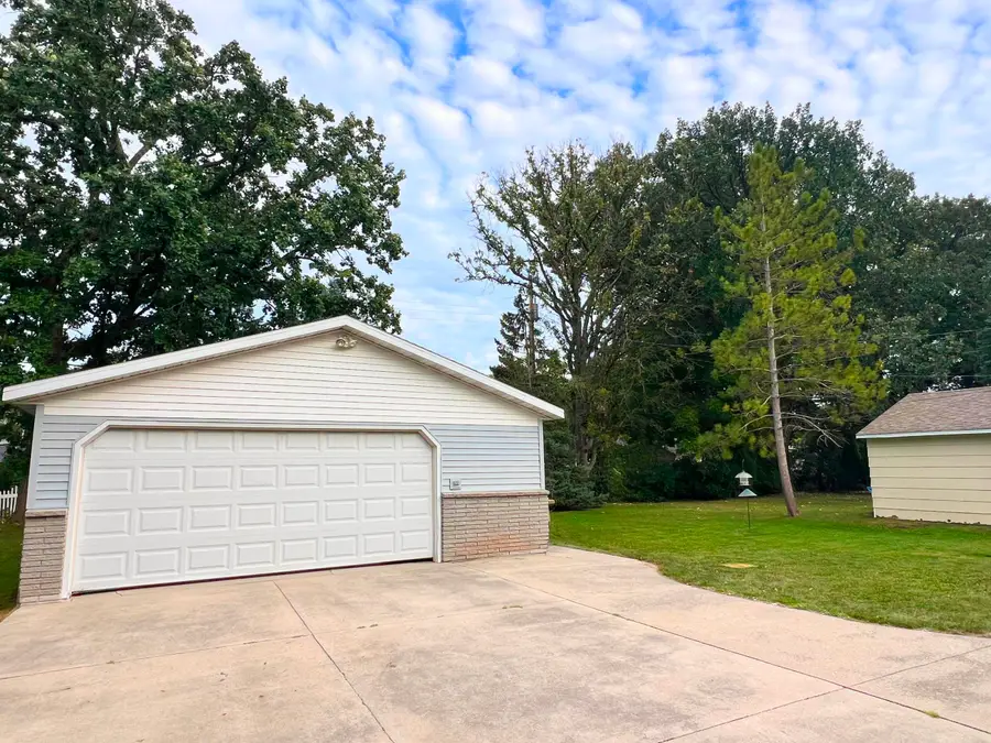 240 N Eagle Street, Oshkosh, WI 54902-4126 - #2
