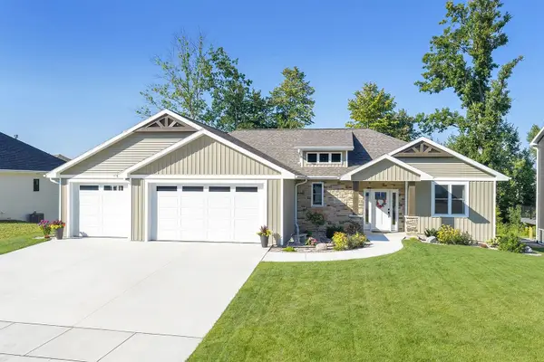 3220 Eclipse Drive, GREEN BAY, WI 54311