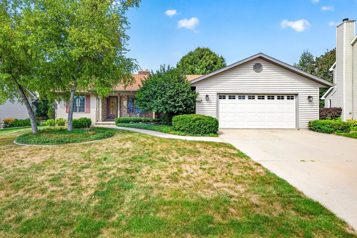 1155 W Cecil Street, Neenah, WI 54956-3608 - #1
