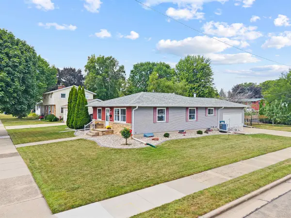 1324 Bismarck Avenue, OSHKOSH, WI 54902-5680