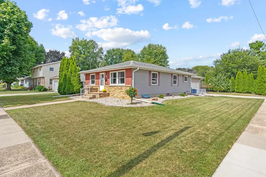 1324 Bismarck Avenue, Oshkosh, WI 54902-5680 - #2