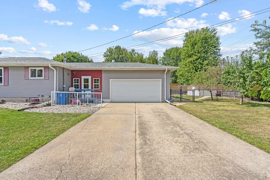 1324 Bismarck Avenue, Oshkosh, WI 54902-5680 - #3