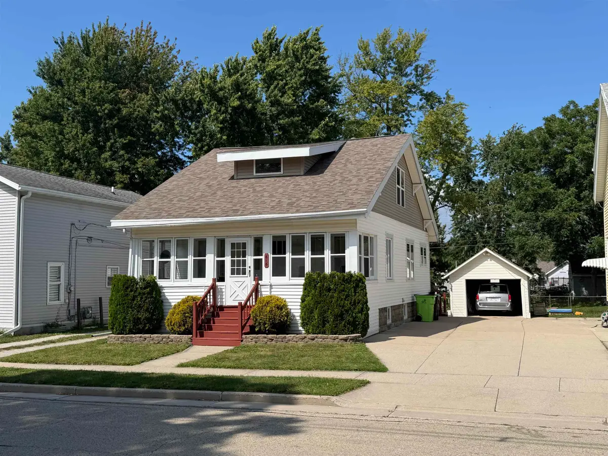 616 E Jefferson Street, Waupun, WI 53963 - #1