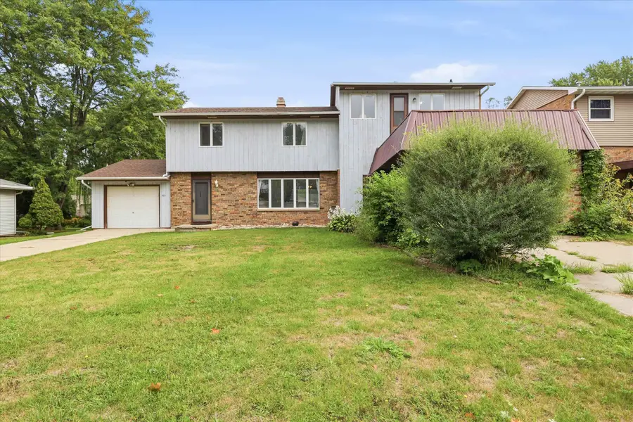 433 N St Bernard Drive, De Pere, WI 54115 - #2