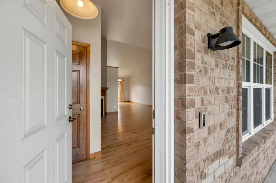 2352 Oak Ridge Circle, De Pere, WI 54115 - #2