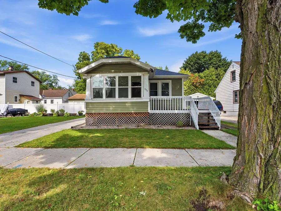 942 Division Street, Green Bay, WI 54303-2947 - #3