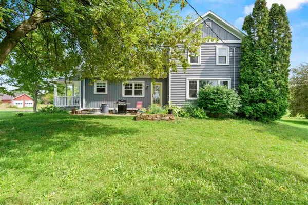 N3328 Meade Street, APPLETON, WI 54913-9558