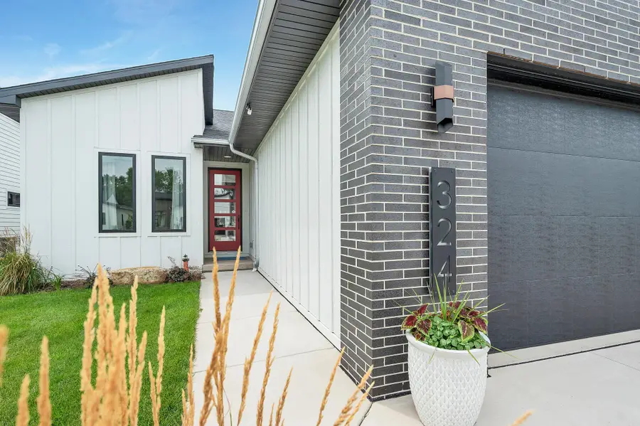 324 Aldon Circle, Green Bay, WI 54304-7000 - #2