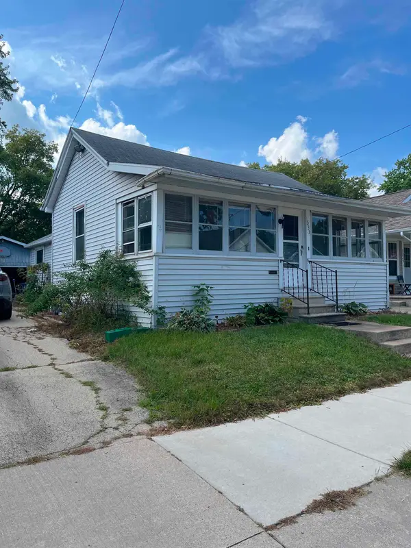 1033 Jefferson Street, OSHKOSH, WI 54901
