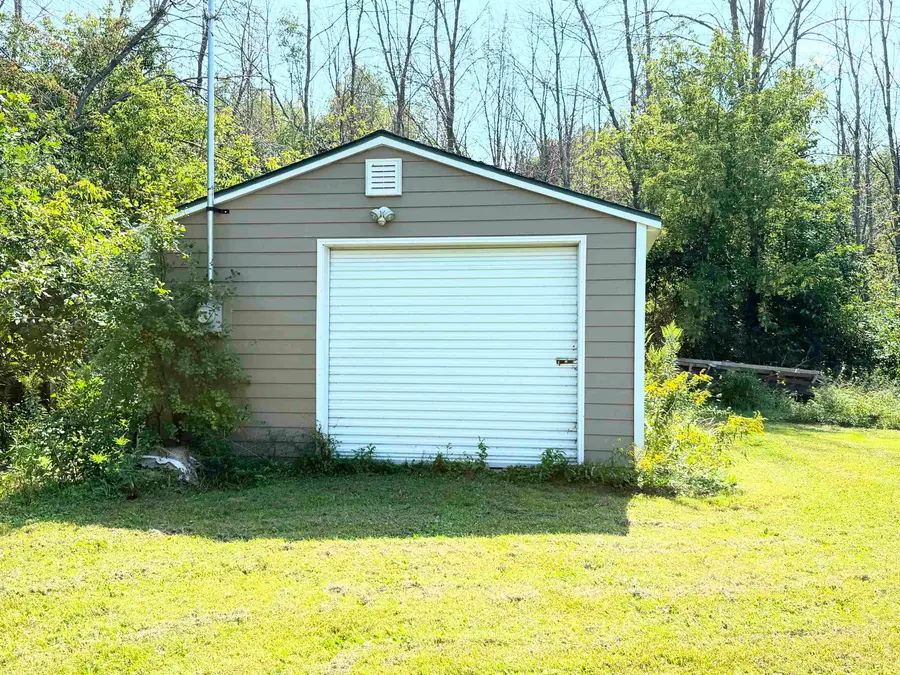 4750 Edgewater Beach Roads, Green Bay, WI 54311 - #2