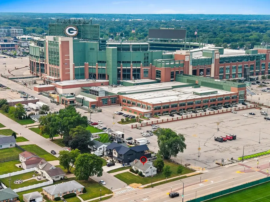 880 Stadium Drive, Green Bay, WI 54304-4447 - #2