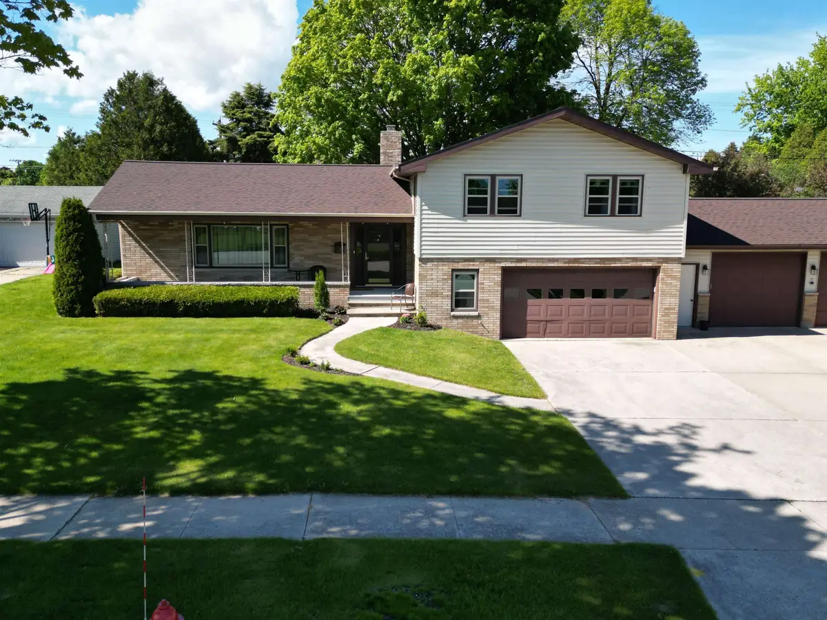 715 Lincoln Street, Kewaunee, WI 54216 - #1