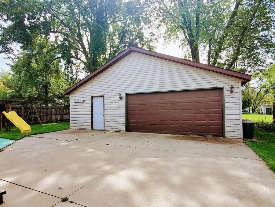 97 8th Street, Clintonville, WI 54929 - #3