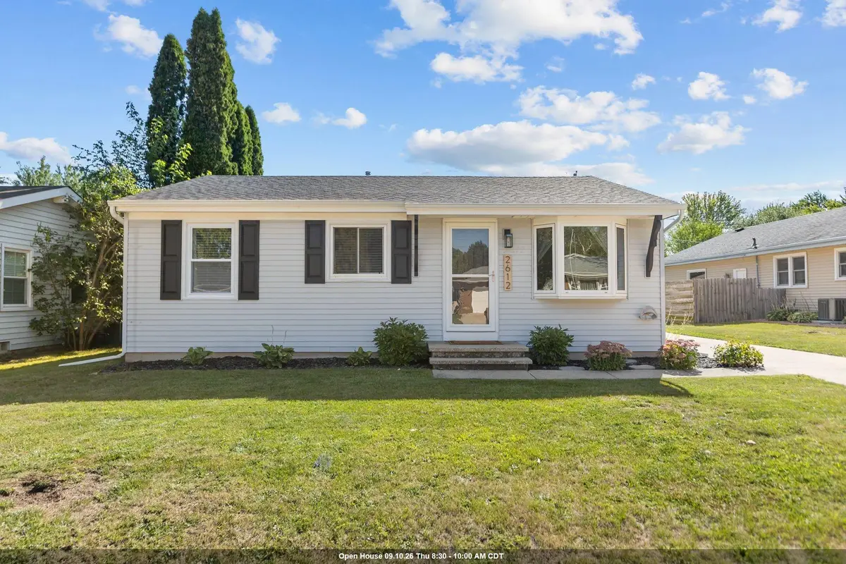 2612 S Fountain Avenue, Appleton, WI 54915-4404 - #1