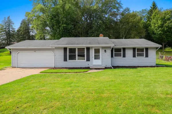 827 Hillcrest Heights, GREEN BAY, WI 54313