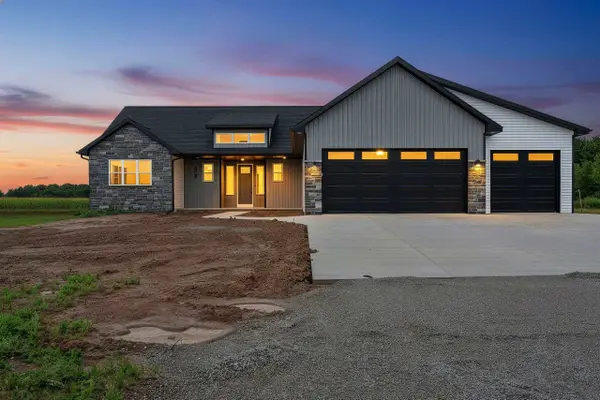 1041 Sandpiper Drive, MENASHA, WI 54952