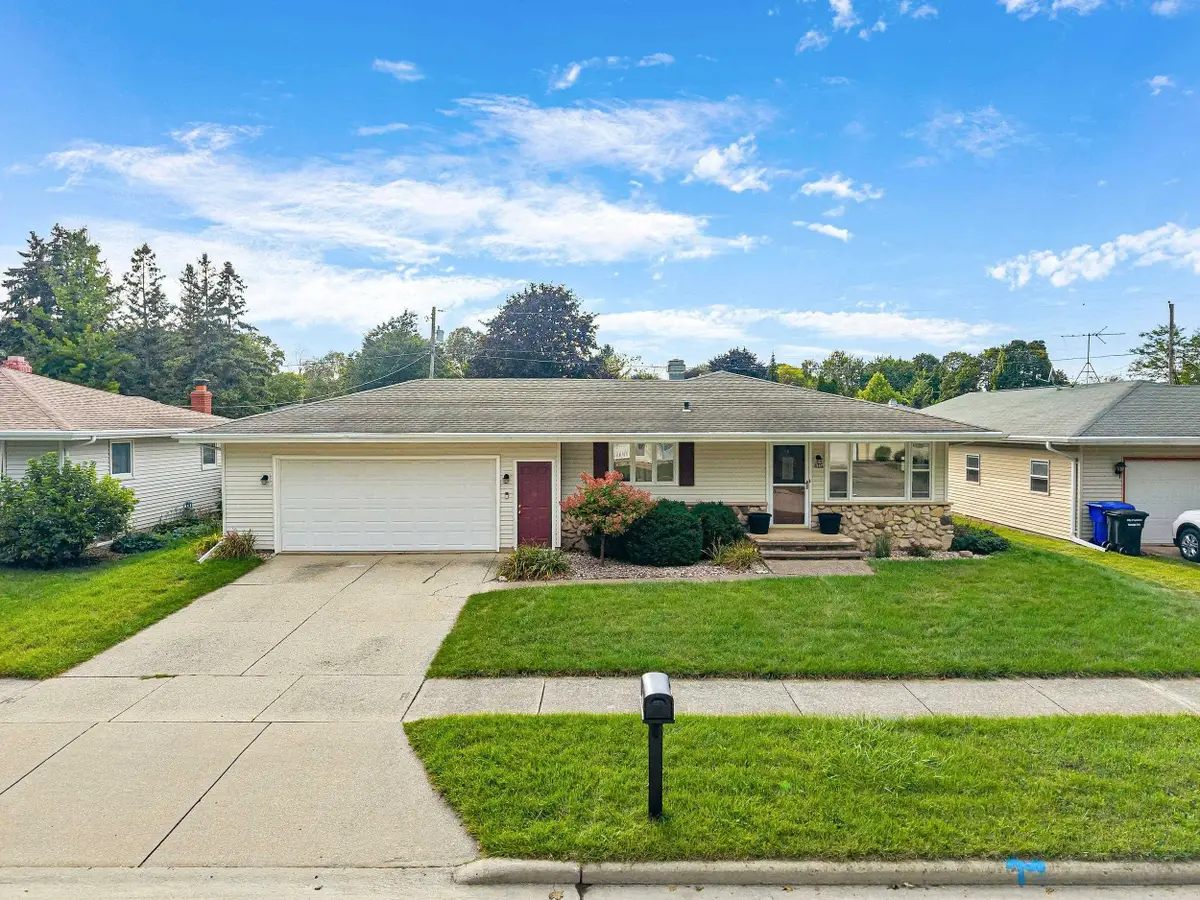 415 S Midpark Drive, Appleton, WI 54915-3528 - #1