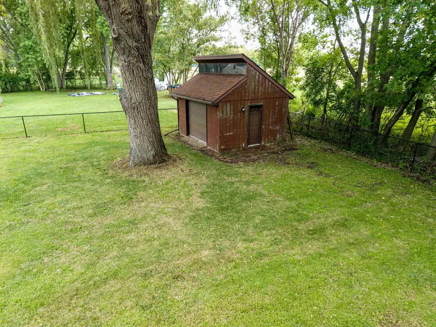 1602 W Paynes Point Road, Neenah, WI 54956 - #3