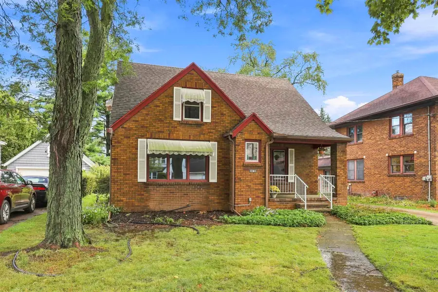 1204 W Oklahoma Street, Appleton, WI 54914 - #3