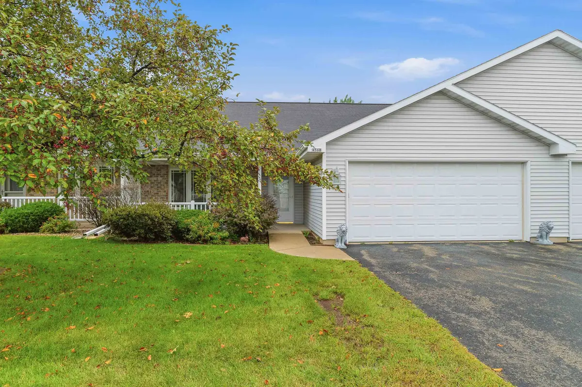 456 Wyldewood Drive #B, Oshkosh, WI 54904 - #1
