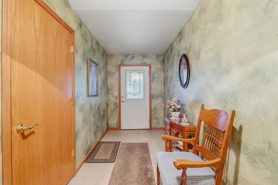 456 Wyldewood Drive #B, Oshkosh, WI 54904 - #2