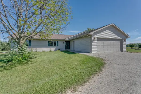 8826 N Clayton Avenue, NEENAH, WI 54956