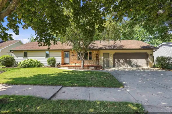 1815 Roosevelt Street, LITTLE CHUTE, WI 54140