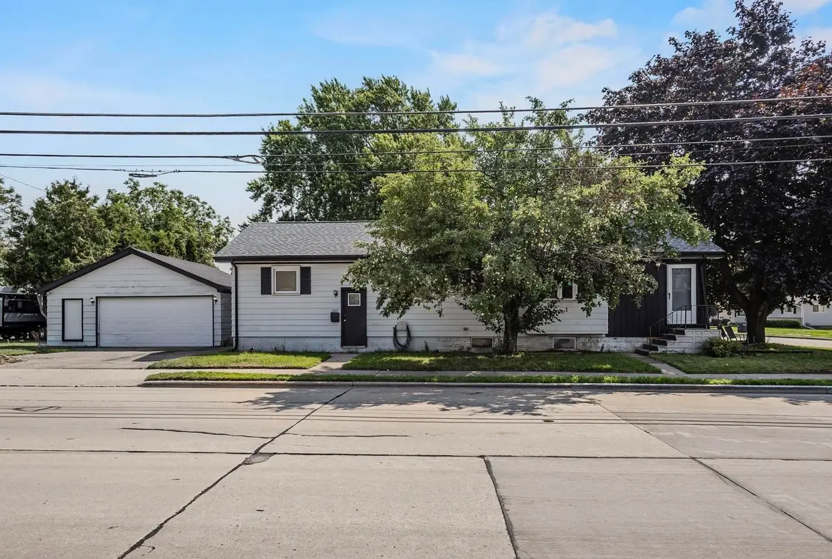 1222 Knapp Street, Oshkosh, WI 54902 - #1