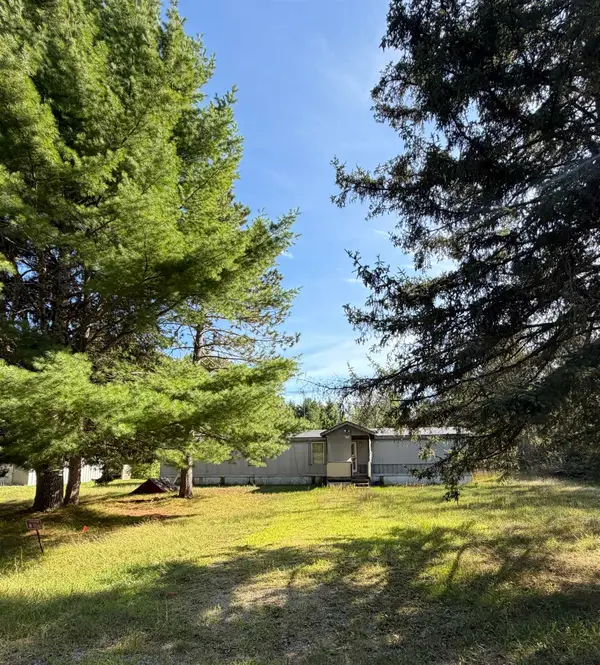 W12661 Mcdonald Lane, CRIVITZ, WI 54114