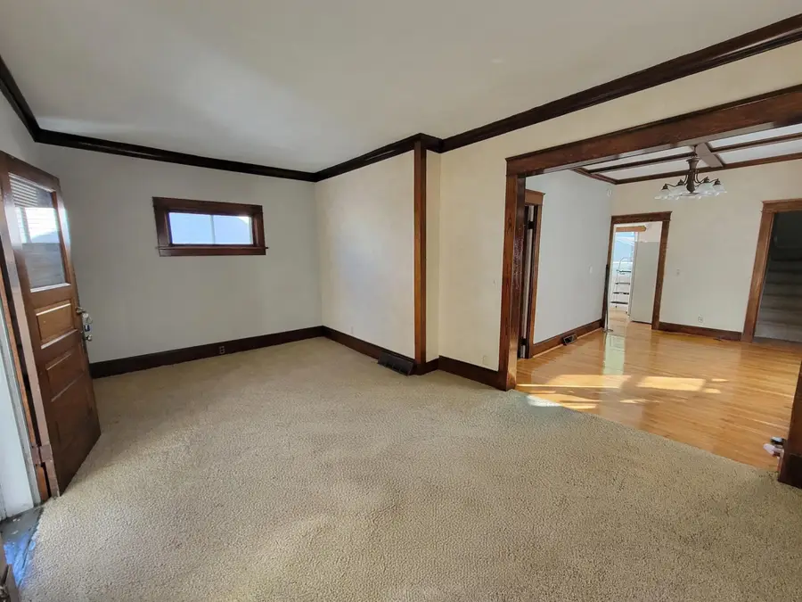 319 W Melvin Avenue, Oshkosh, WI 54901-3720 - #3
