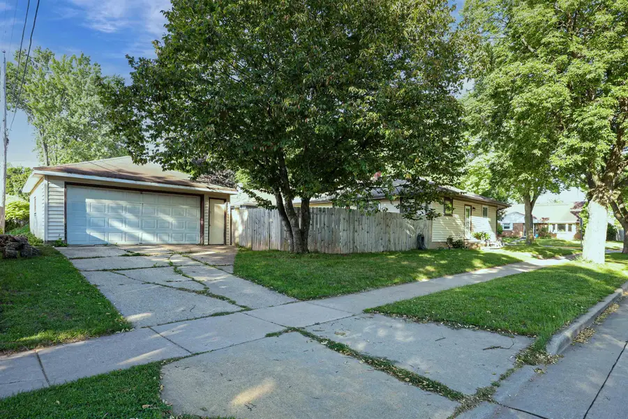 352 S Joseph Street, Kimberly, WI 54136 - #2