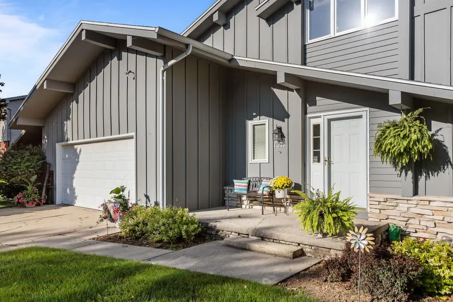 1211 Lynrose Lane, Neenah, WI 54956-4277 - #3