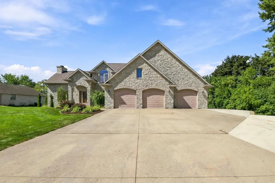 5044 Redbud Court, Green Bay, WI 54311 - #3