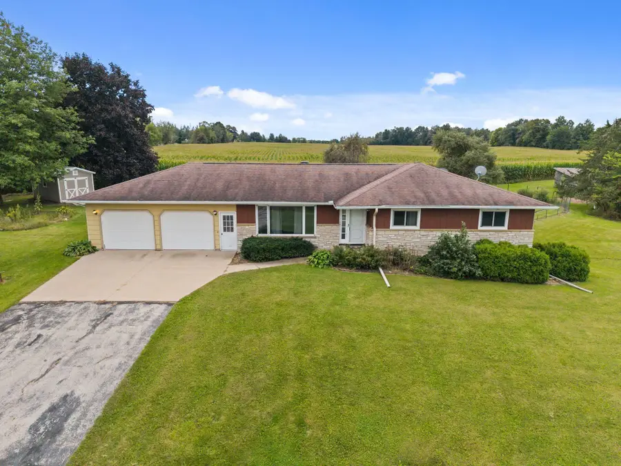 E7989 State Road 54, New London, WI 54961 - #2