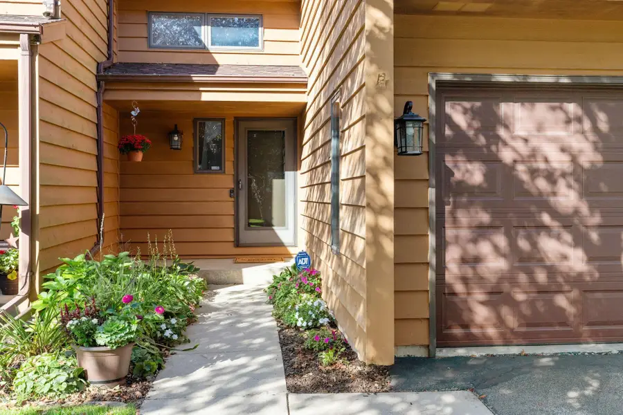 901 E Windfield Place #B, Appleton, WI 54911 - #2
