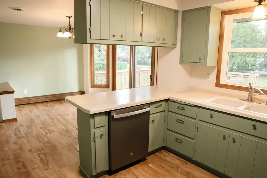 1255 April Lane, Green Bay, WI 54304-4038 - #2